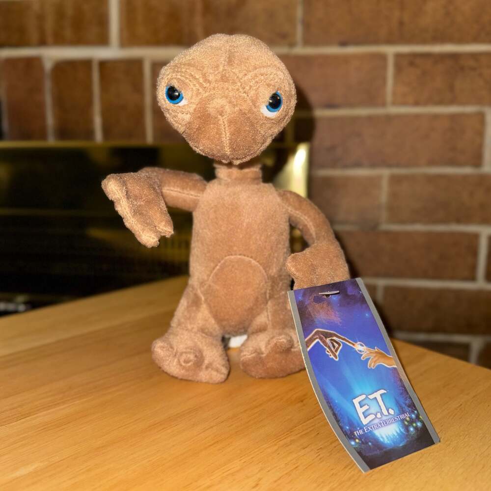 E.T. The Extra-Terrestrial 8 Inch Plush Doll Toy Factory